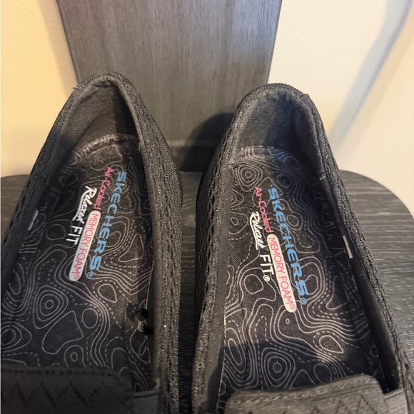Skechers Relaxed Fit Black Memory Foam Slip On Shoes Size 9 - Picture 4 of 11